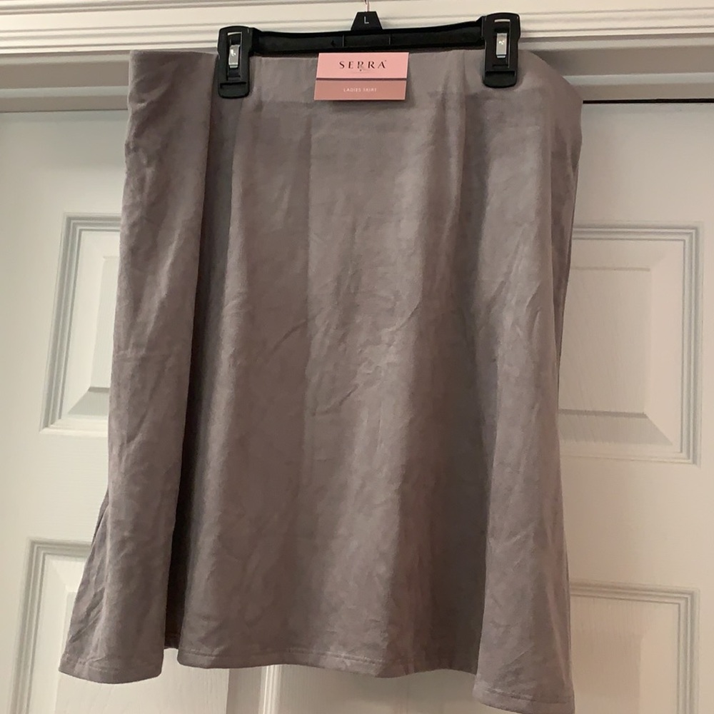 Serra ladies suede skirt size large NWT - Picture 2 of 4
